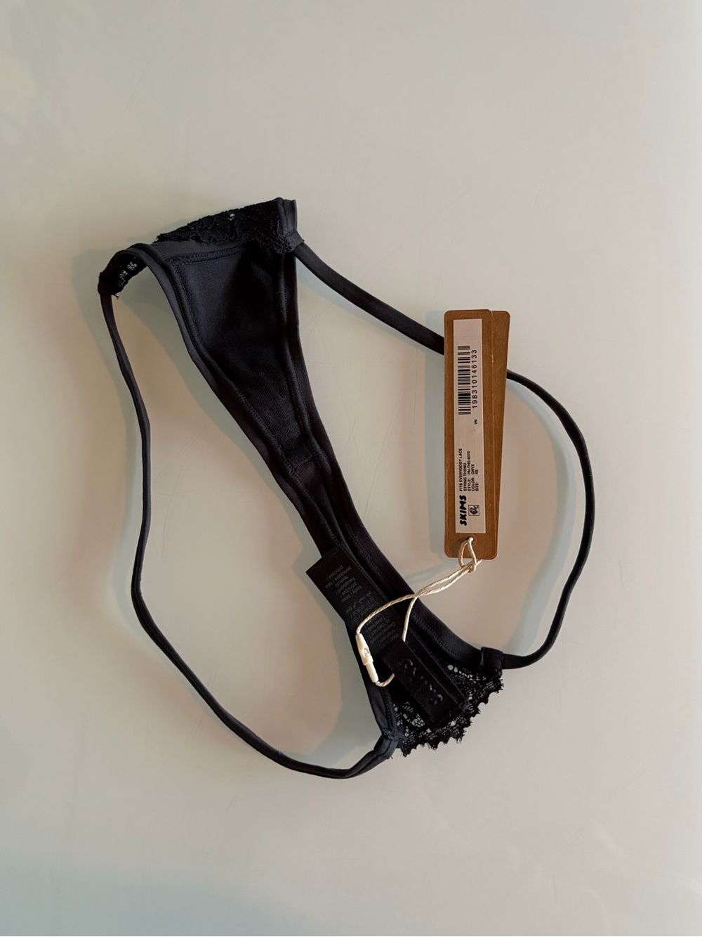 SKIMS String Thong - Picture 4 of 7